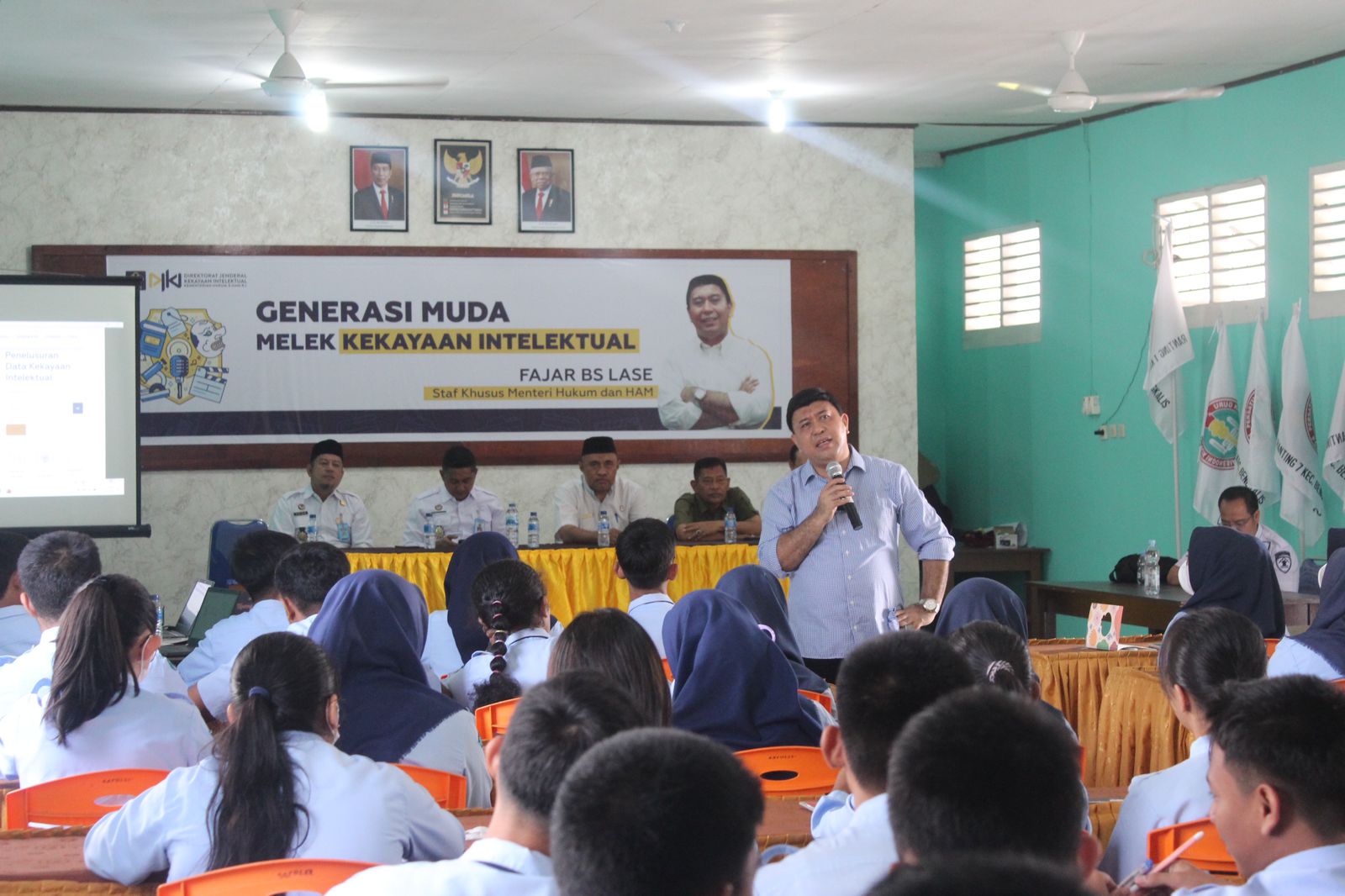 Fajar BS Lase Mengunjungi Tiga Sekolah di Kabupaten Bengkalis
