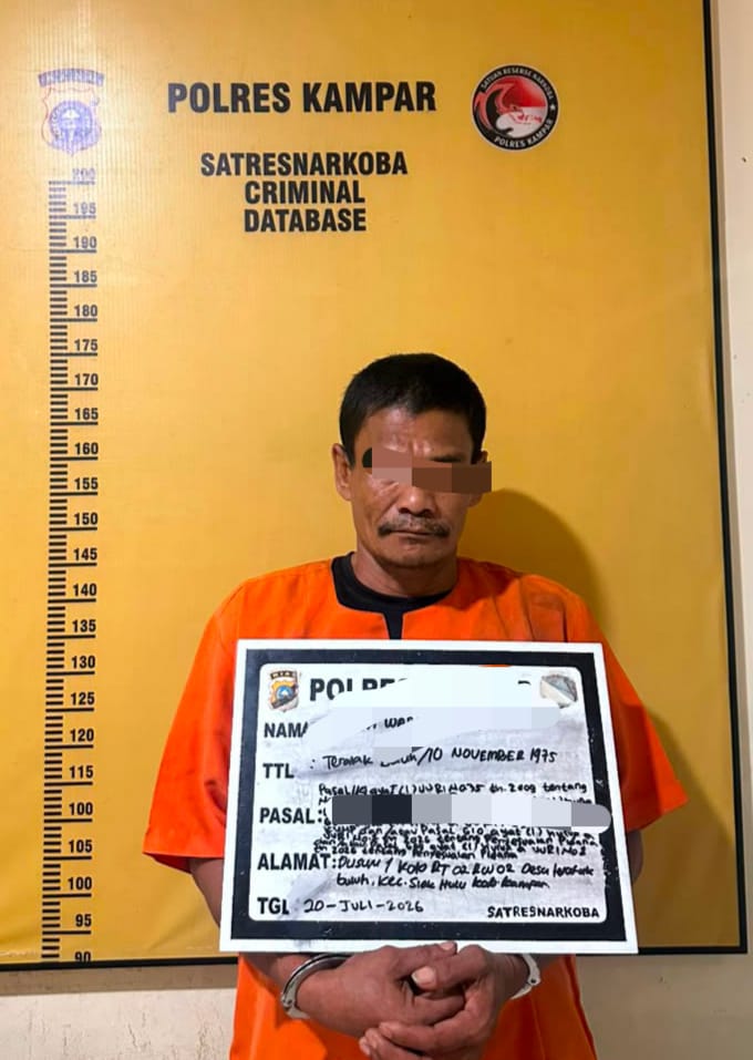 11 Paket Sabu dan Uang Tunai Disita, Pria Paruh Baya Ditangkap di Siak Hulu