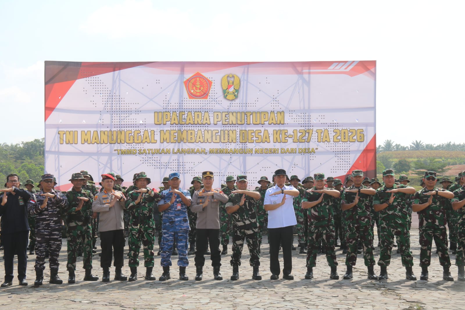 Kasdam XIX/Tuanku Tambusai Tutup TMMD ke-127 di Kota Pekanbaru