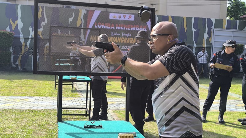 Diikuti 123 Peserta, Brigjen Jossy Kusumo Buka Lomba Menembak di Markas Brimob Polda Riau