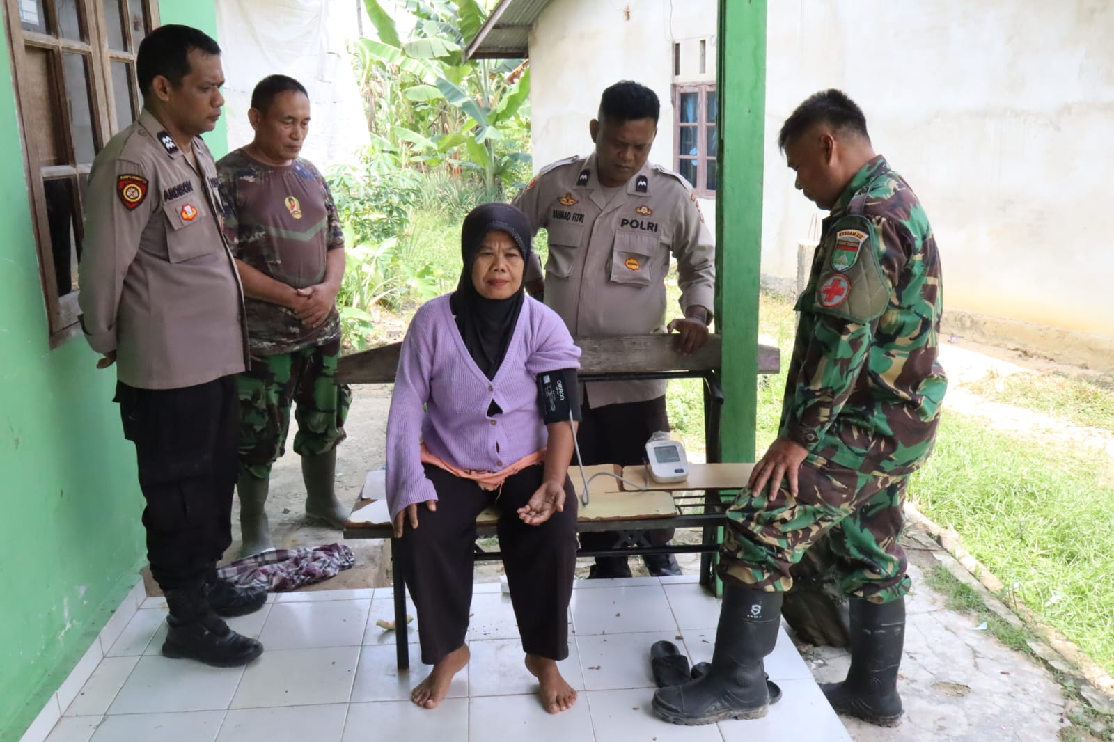 TMMD 127 Bukan Sekadar Pembangunan, TNI Juga Peduli Kesehatan Warga