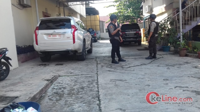 KPK Periksa dan Grebek Kediaman Sekaligus Kantor DH di Tanjung Datuk