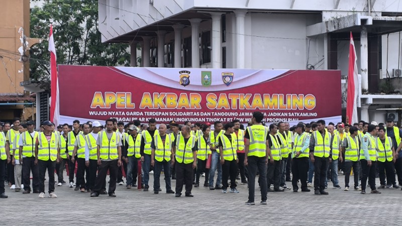 Pimpin Apel Akbar, Kapolda Riau: Satkamling Benteng Terakhir Keamanan Lingkungan