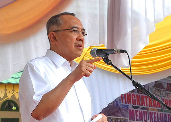 Kepala Daerah se-Riau Serahkan LPPD ke Kemendagri
