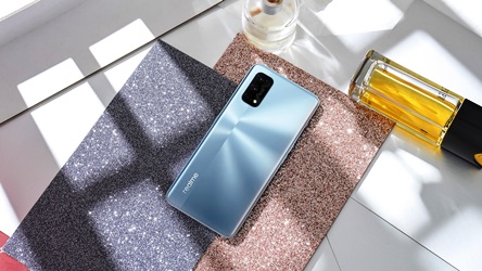 Realme 7 Pro Usung Slogan 65W Charging Evolution