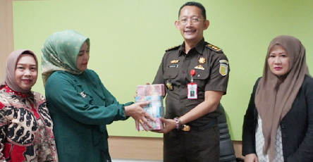 Tahap II. Dua Tersangka KKN Dana KONI Palembang Menunggu Sidang