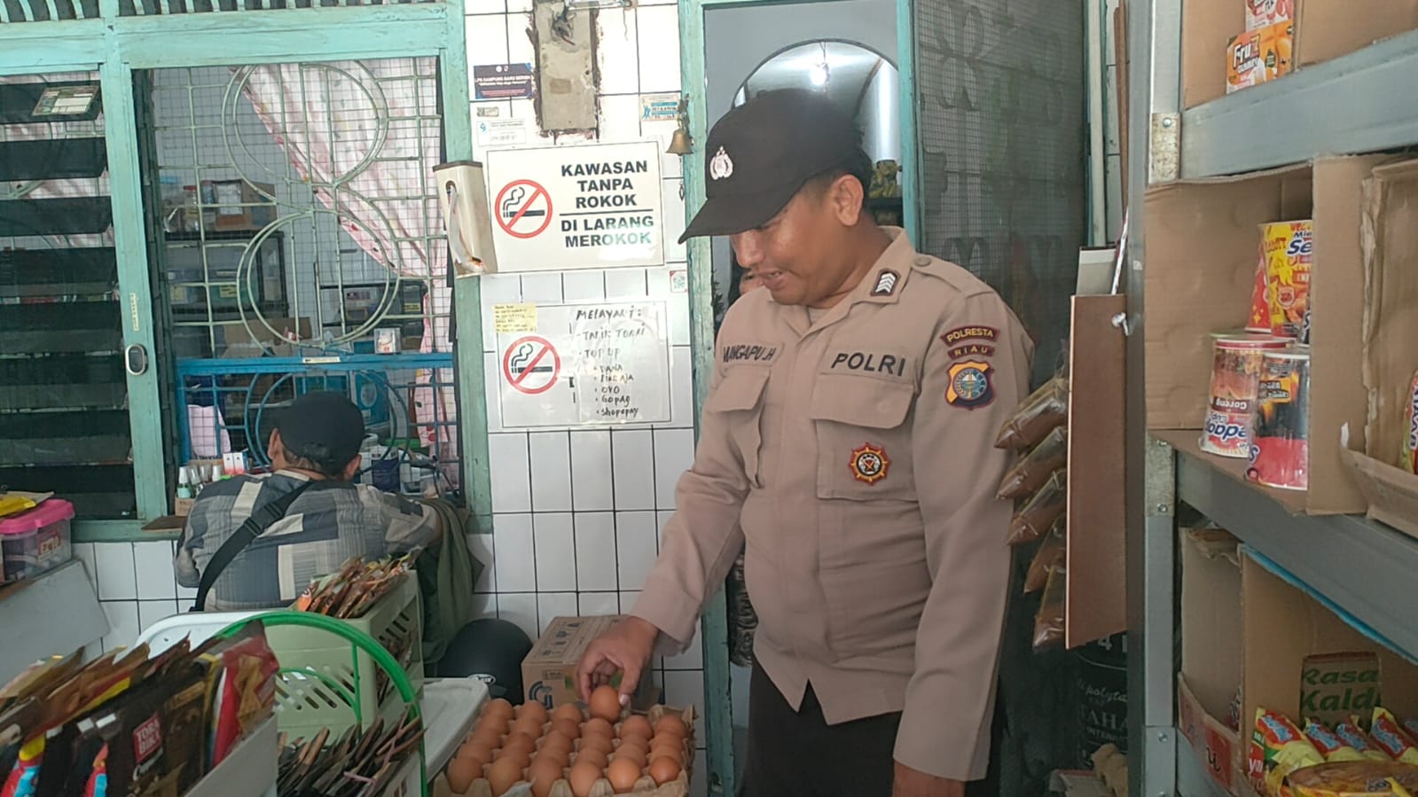 Pastikan Stok Sembako Aman, Polsek Senapelan Lakukan Cek Berkala ke Retail