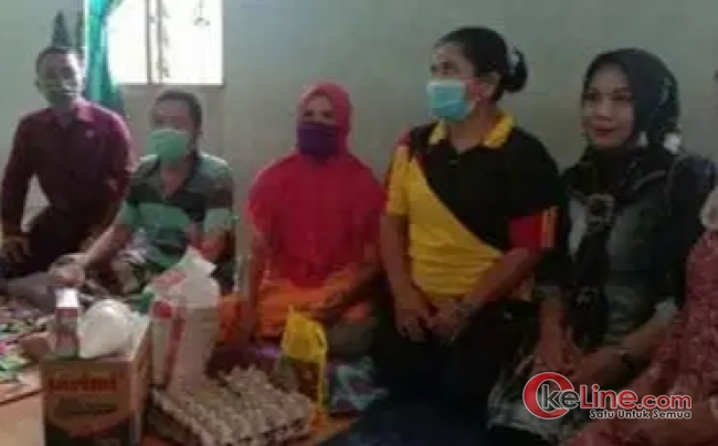 Jenguk Penderita Ginjal Mengecil, Ini Yang Dilakukan Camat Pulau Rakyat