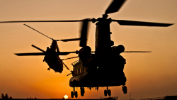 Helikopter Bertabrakan di Zona Perang Afghanista, 15 Tewas
