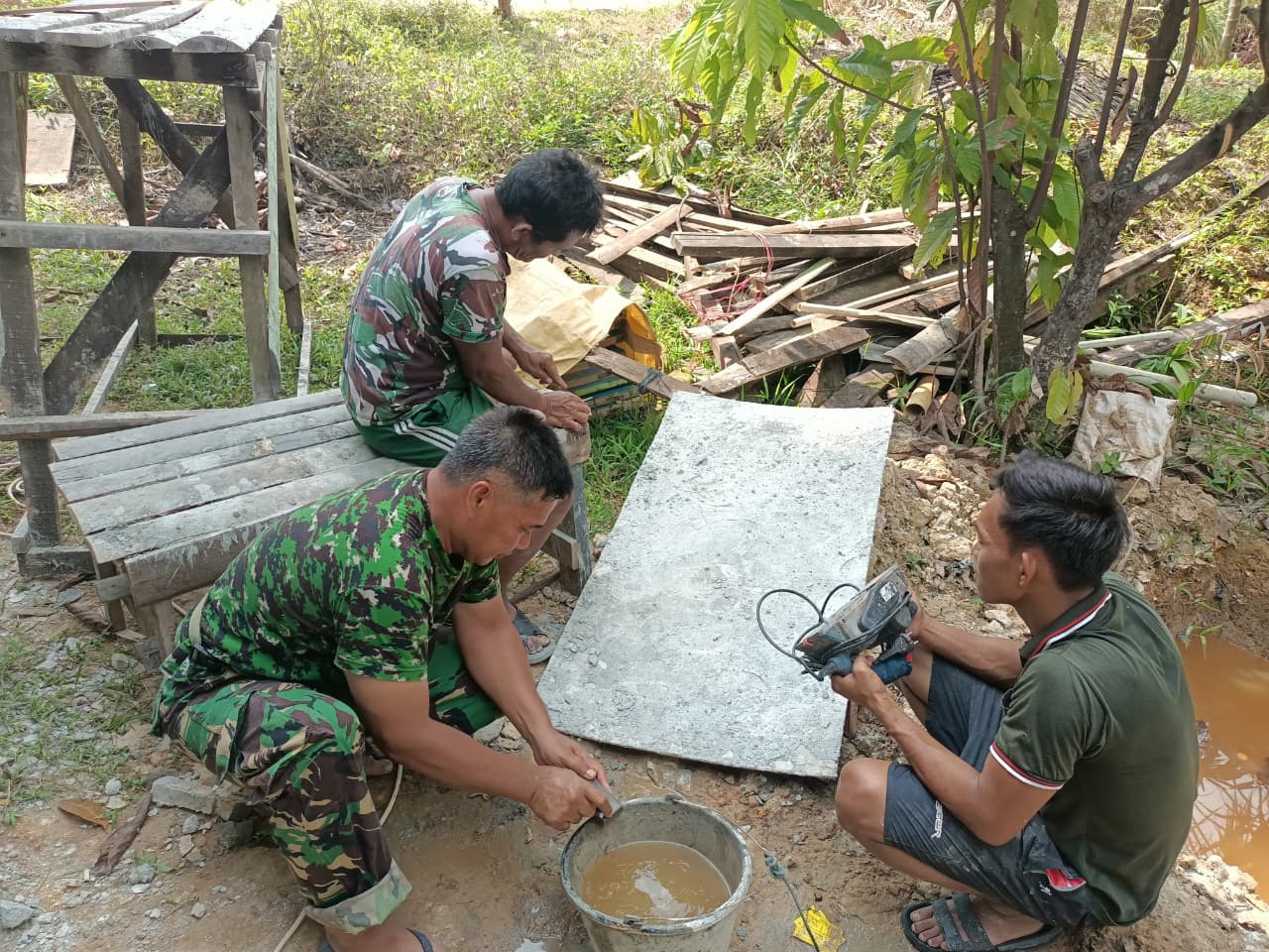Fokus Perbaikan Mata Ketam, Satgas TMMD ke-127 Tingkatkan Kualitas RTLH Anismar