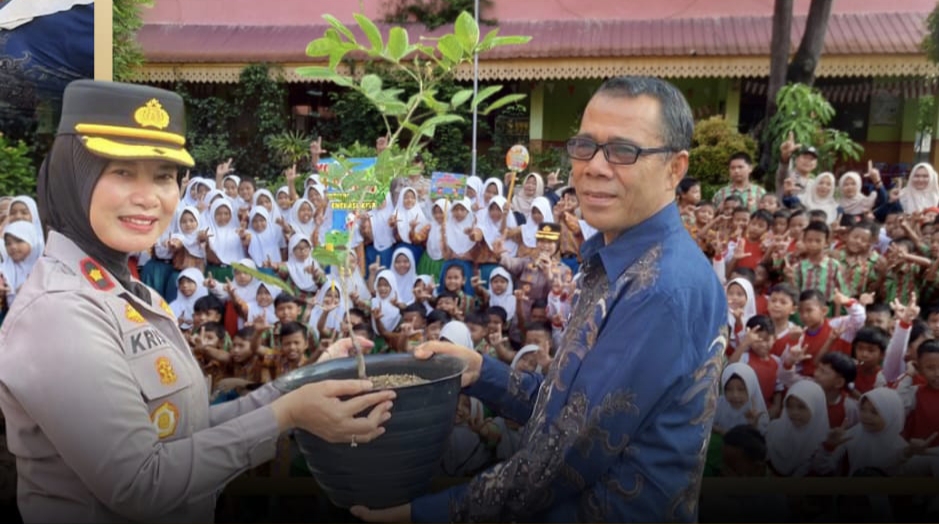 Polsek Senapelan Sosialisasikan "Green Policing" di SDN 02 Pekanbaru: Edukasi Cinta Lingkungan dan Peduli Hutan
