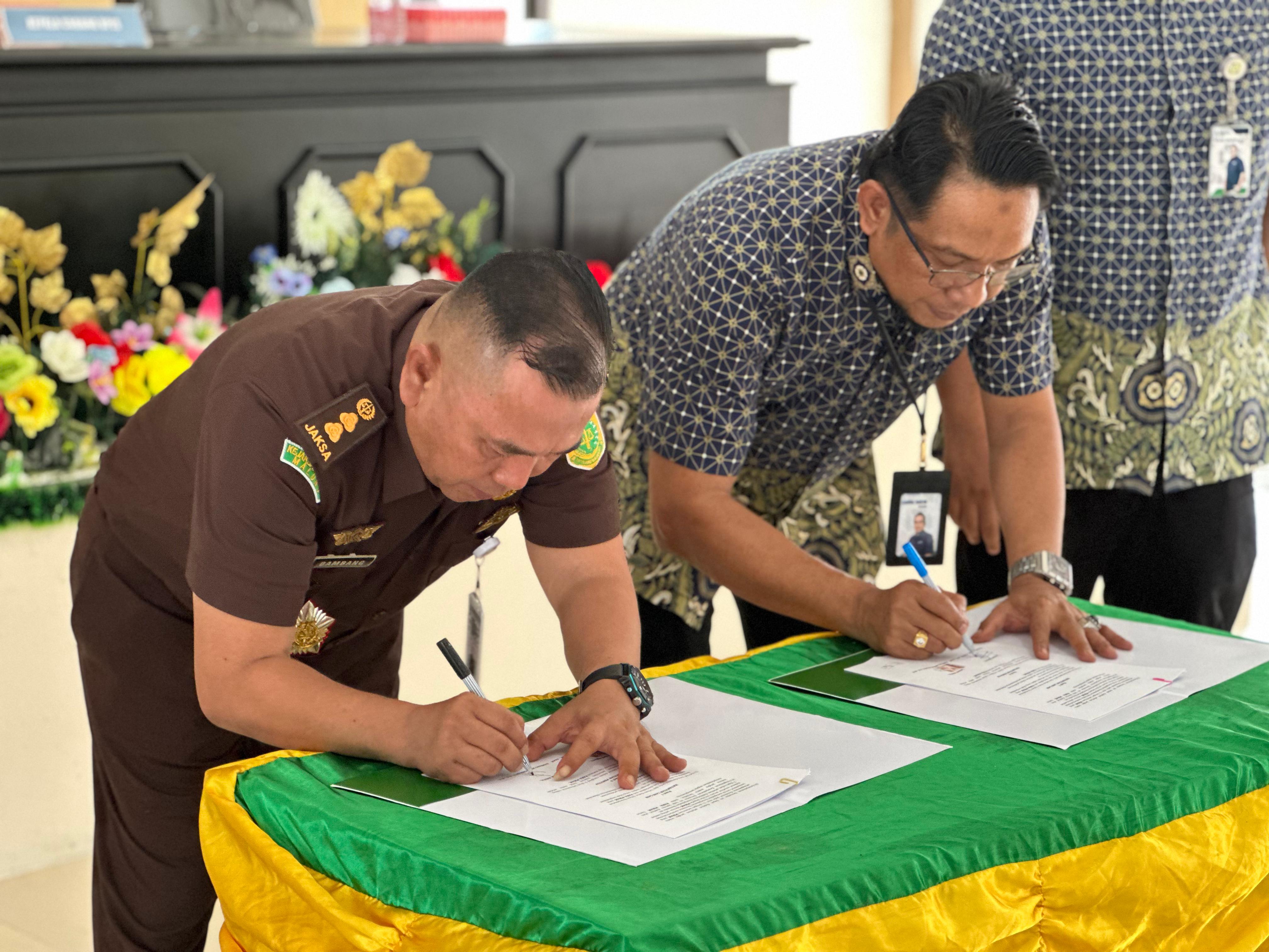 Plt. Kajari SBB Hadiri Kegiatan Wasrik dan Penandatanganan Perpanjangan MoU dengan BPJS Kesehatan