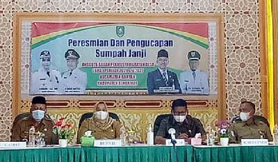 Buapati Kasmarni Hadiri Pelantikan Kepala BPD Desa Bantan, Bengkalis