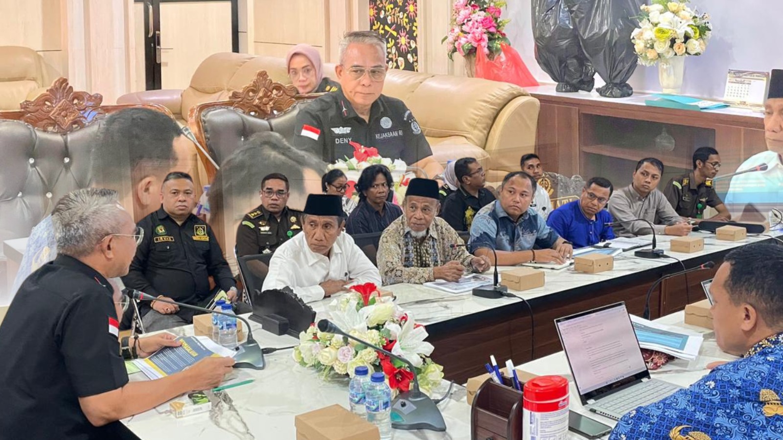 Wakajati Maluku Abdullah Noer Deny Pimpin Rapat Pakem ,Cegah Aliran Sesat di Maluku