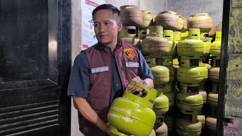 Gudang Elpiji Oplosan Beromzet Puluhan Juta di Pekanbaru Digerebek Polisi, 2 Orang Ditahan