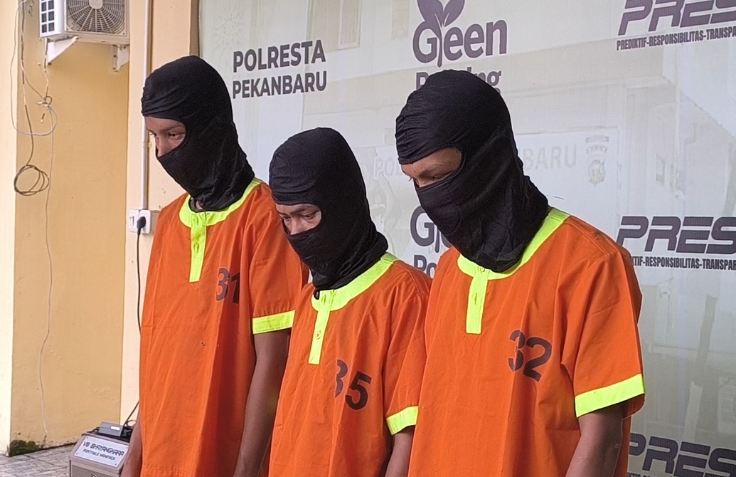 Polisi Tangkap Komplotan Pencuri Panel Lampu Jalan di Pekanbaru