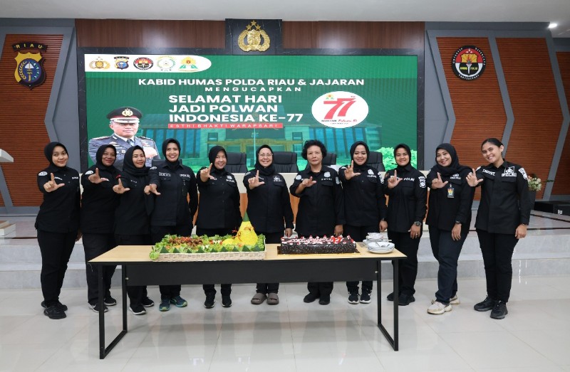 Peringatan Hari Jadi Polwan ke-77 di Polda Riau Berlangsung Khidmat
