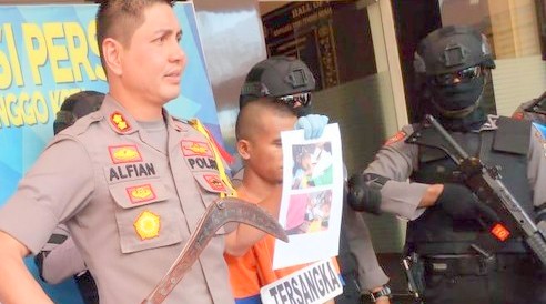 Dua Pemuda Saling Bacok di Probolinggo