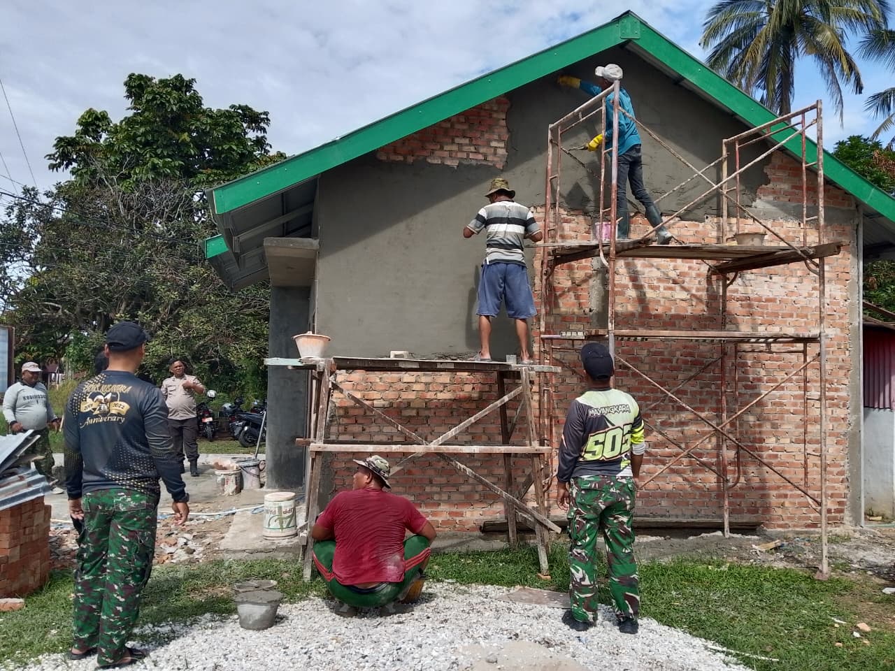 Pembangunan RTLH Saudi Alfa Seri Capai 80 Persen oleh Satgas TMMD ke-127 Kodim 0301/Pekanbaru