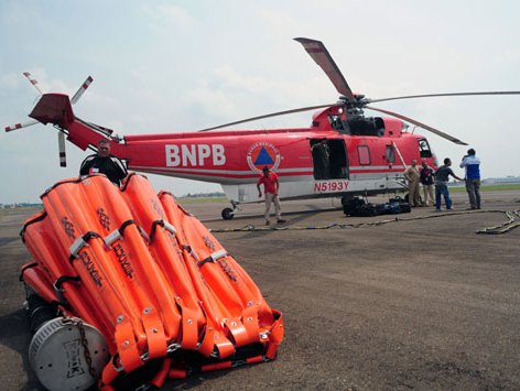 BNPB Kirim Lima Helikopter Water Bombing