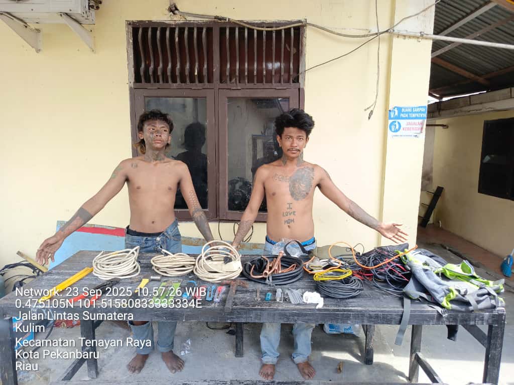 2 Anak Punk Bongkar SPBU Diringkus Polsek Tenayan Raya
