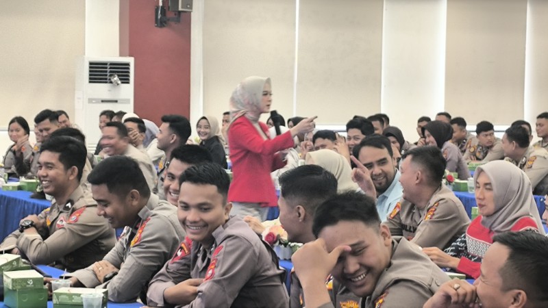Ratusan Personil Polda Riau Ikuti Pelatihan Public Speaking Dukung Program Green Policing
