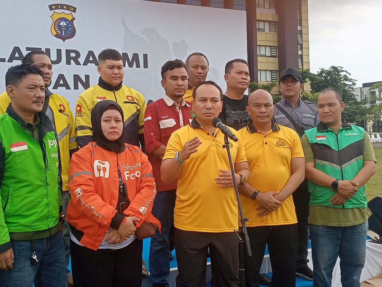 Ribuan Driver Ojol Berkumpul di Polda Riau, Irjen Hery: Kita Bangun Sinergi dan Kolaborasi