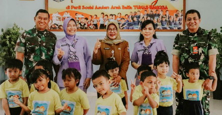 Srenum TNI dan IKKT PWA Cabang 7 Srenum TNI Mengunjungi Panti Sosial Asuhan Anak Balita Tunas Bangsa