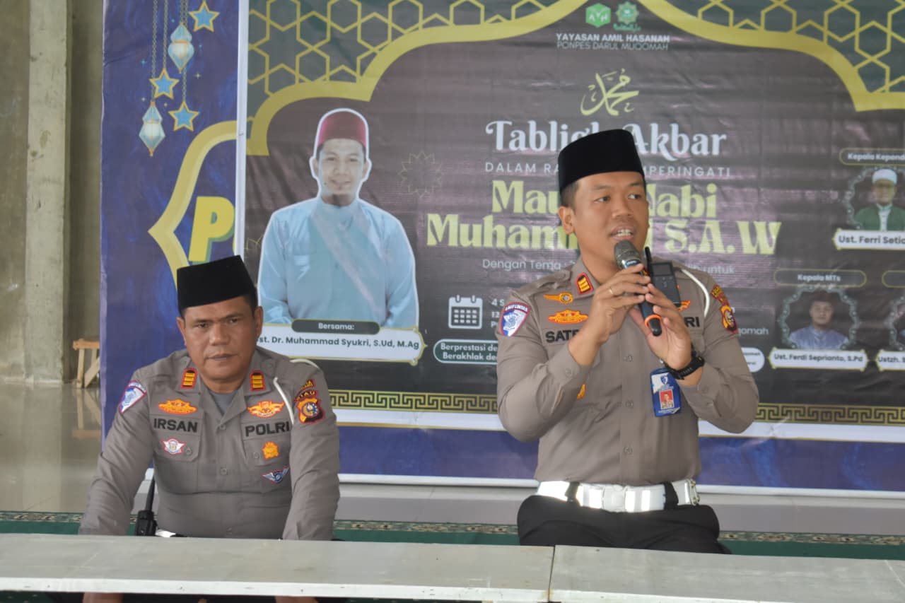 Satlantas Polresta Pekanbaru Edukasi Keselamatan Lalu Lintas ke Santri Ponpes