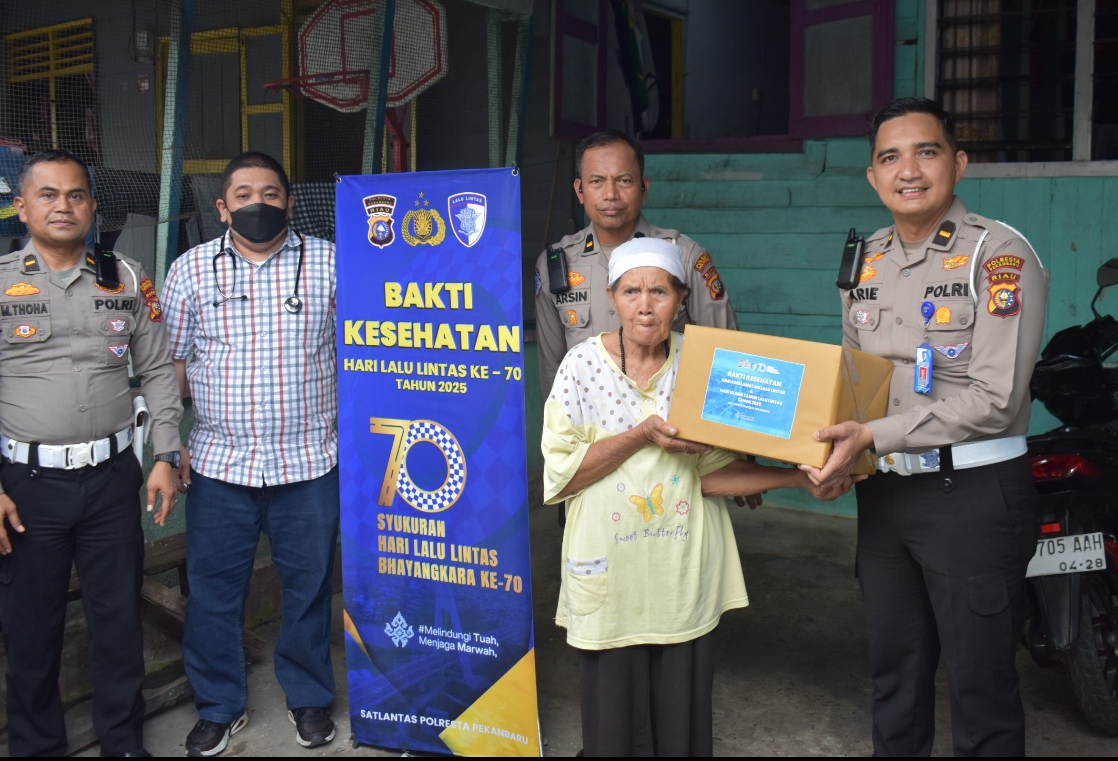 Peringatan HUT Lantas ke-70, Satlantas Polresta Pekanbaru Gelar Bakti Sosial dan Kesehatan