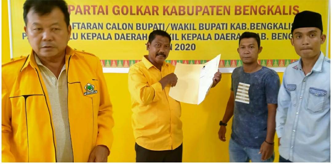 H. Indra Gunawan Eet, PhD Bersama H. Samsu Dalimunte Kembalikan Formulir Ke DPD II Partai Golkar