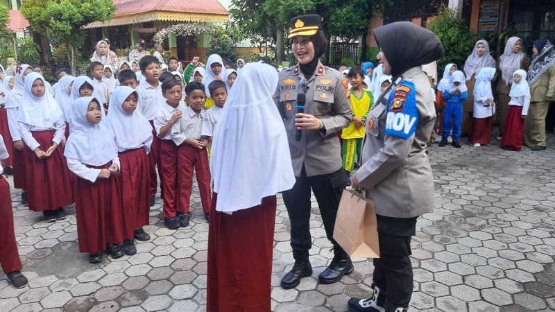 Polsek Senapelan Gelar Giat Green Policing di SDN 03, Tanamkan Cinta Lingkungan Sejak Dini