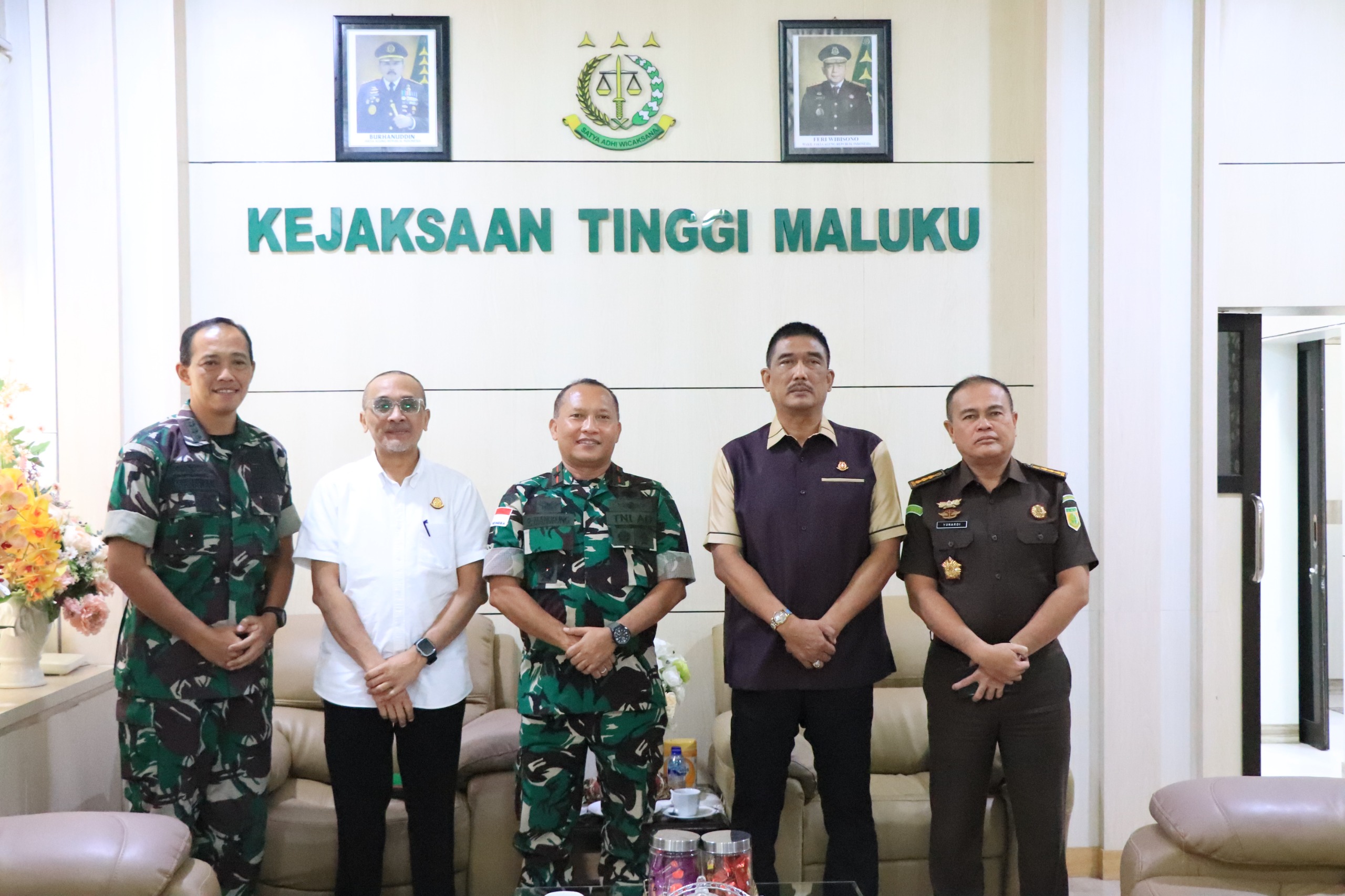 Jalin Sinergitas , Kajati Maluku Terima Kunjungan Silahturahmi Danrem 152/Binaiya 