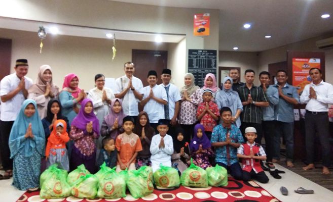 Bank Mega Pangkalan Kerinci Berbagi Bersama Anak Yatim