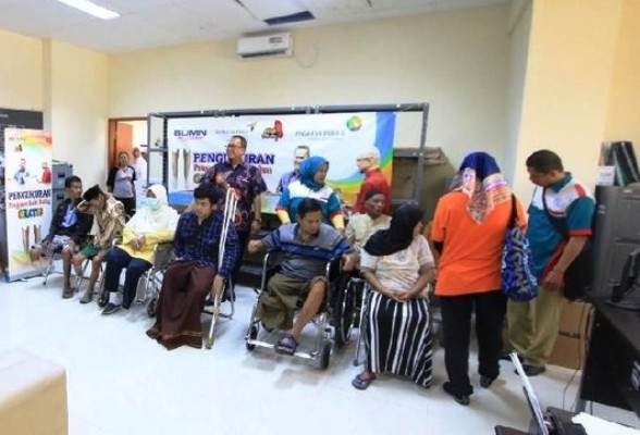 PT AP II Bagikan Kaki Palsu Gratis Pada 31 Orang Warga Kabupaten Tangerang