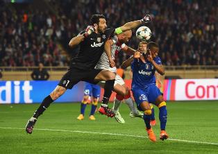 Buffon Pahlawan Kemenangan Juve