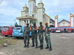 Personel Koramil 1710-02/Timika Laksanakan Pengamanan Ibadah Natal