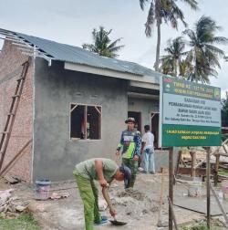 RTLH Milik Saudi Alfa Seri Capai 74 Persen, Satgas TMMD Lanjutkan Plester Dinding Luar