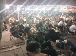 Di tengah Laga Argentina vs Inggris, Serma J Tanjung dan Warga Pekanbaru Duduk Tanpa Jarak Nobar Piala Dunia