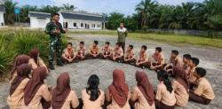 Melalui Komsos, Babinsa Sertu Yasir Anhar Ajak Anggota Pramuka Binaan Menjadi Generasi Berkarakter dan Berprestasi