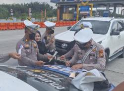 Polda Riau Gelar Razia Kecepatan dan Tes Alkohol di Tol Permai