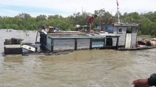 12 Orang Belum Ditemukan Dari Kapal Karam di Kapuas Hulu