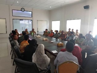 Guru Bantu Curhat kepada Gubernur Riau
