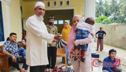 Pedagang Emas Syafrizal Arafah Bagikan 250 Daging Qurban di Nan Sabaris