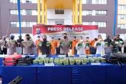 Belum 1 Bulan Bertugas Jadi Kapolda Riau, Irjen Iqbal Berhasil Amankan 80 Kg Sabu dan 11 Tersangka
