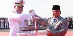 Dua KRI Yakni Pulau Fani-731 dan Pulau Fanildo-732 Diserahterimakan Menhan Prabowo ke TNI AL