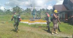 Babinsa Koramil 1710-07/Mapurujaya Kerja Bakti Bersihkan Gereja
