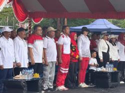 Kajari dan Ketua IAD Seram Bagian Barat Ikuti Senam Bersama dalam Pencanangan Lomba HUT ke-80 Kemerdekaan RI