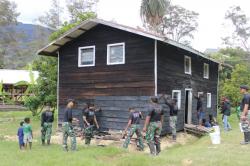Satgas Yonif Mekanis 203/AK Bersama Artha Graha Peduli Rumah Ibadah