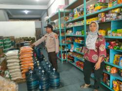 Pastika  Stok Aman, Polsek Senapelan Rutin Cek Stok Pangan di Sejumlah Retailer
